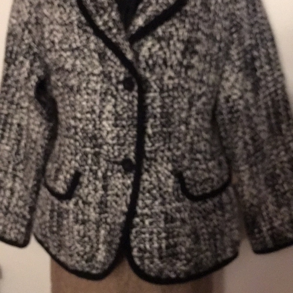 Fall Blazer Jacket.    B4 - Picture 6 of 8
